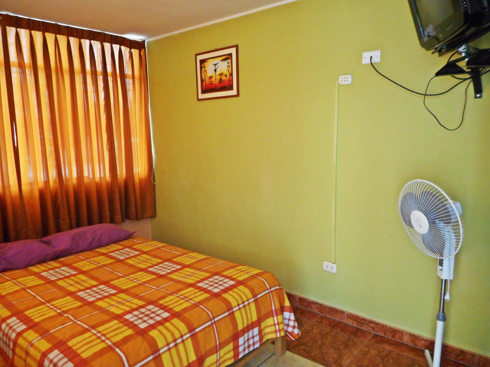 Hostal Geminis San Juan Bautista Exterior foto